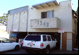 13948 Vanowen St in Van Nuys, CA - Foto de edificio - Building Photo