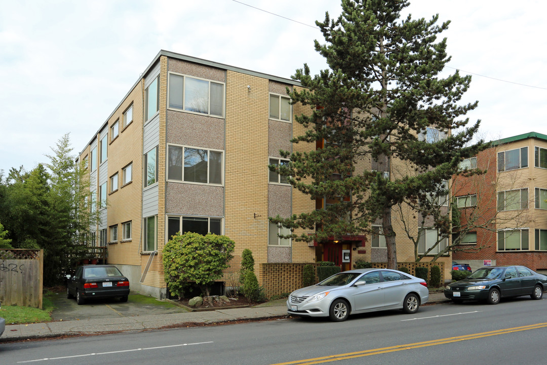 Mondrian Apartments in Seattle, WA - Building Photo