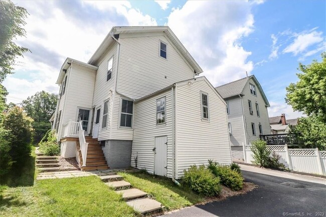 23 S Main St in New Milford, CT - Building Photo - Building Photo