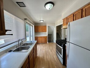 220 Hampdon Ct in Bolingbrook, IL - Building Photo - Building Photo