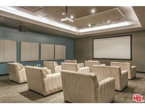 1100 Wilshire Blvd, Unit 2702 in Los Angeles, CA - Building Photo - Building Photo