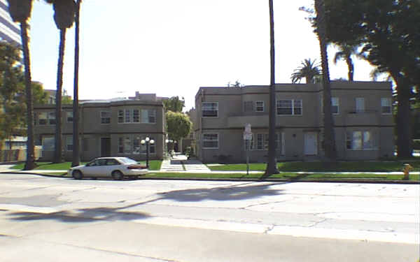 Bundy Apartments in Los Angeles, CA - Building Photo