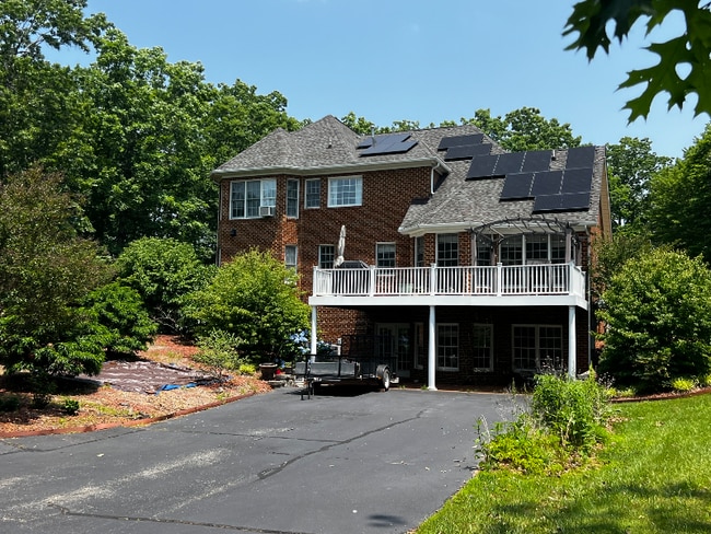 3068 S James River Hwy in Wingina, VA - Building Photo - Building Photo