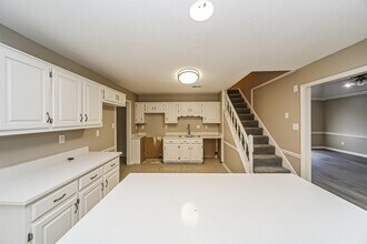 6750 Lake Point Cir in Memphis, TN - Building Photo - Building Photo