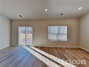 107 Neuse Holw Ct in Clayton, NC - Building Photo - Building Photo