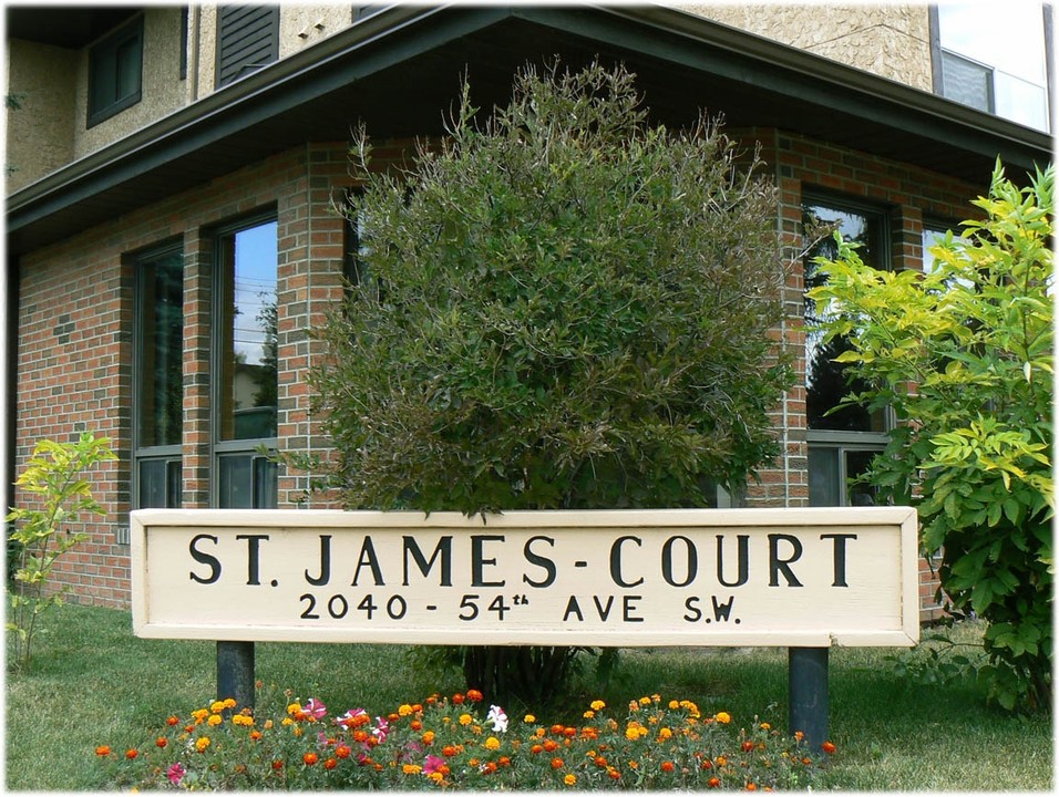 St. James Court in Calgary, AB - Building Photo