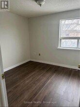 75 Strathaven Dr in Mississauga, ON - Building Photo - Building Photo