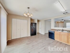 7307 Circle Farm in San Antonio, TX - Foto de edificio - Building Photo