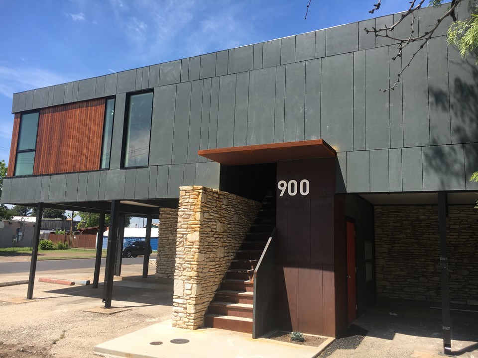 900 E 51st St in Austin, TX - Building Photo