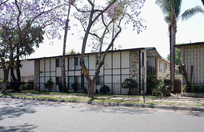 116 E Wakefield Ave in Anaheim, CA - Building Photo - Building Photo