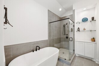 817 W 19th St in Houston, TX - Foto de edificio - Building Photo