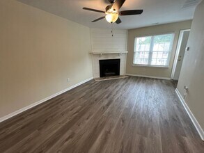 226 London Ct in Egg Harbor Township, NJ - Building Photo - Building Photo