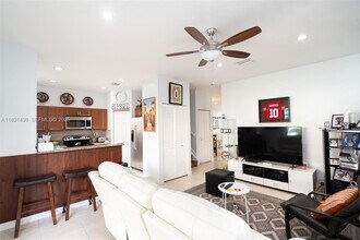 23480 SW 113th Ave in Princeton, FL - Foto de edificio - Building Photo