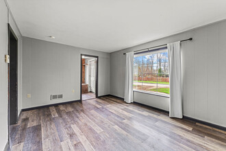 1205 Shiocton St in New London, WI - Building Photo - Building Photo