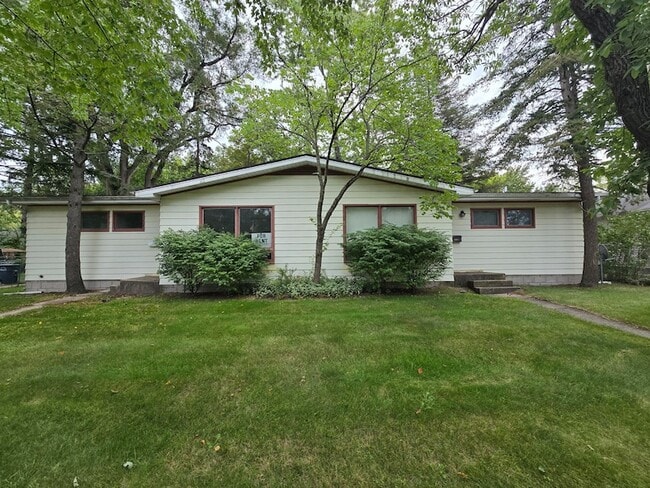 property at 721 N Carroll Ave