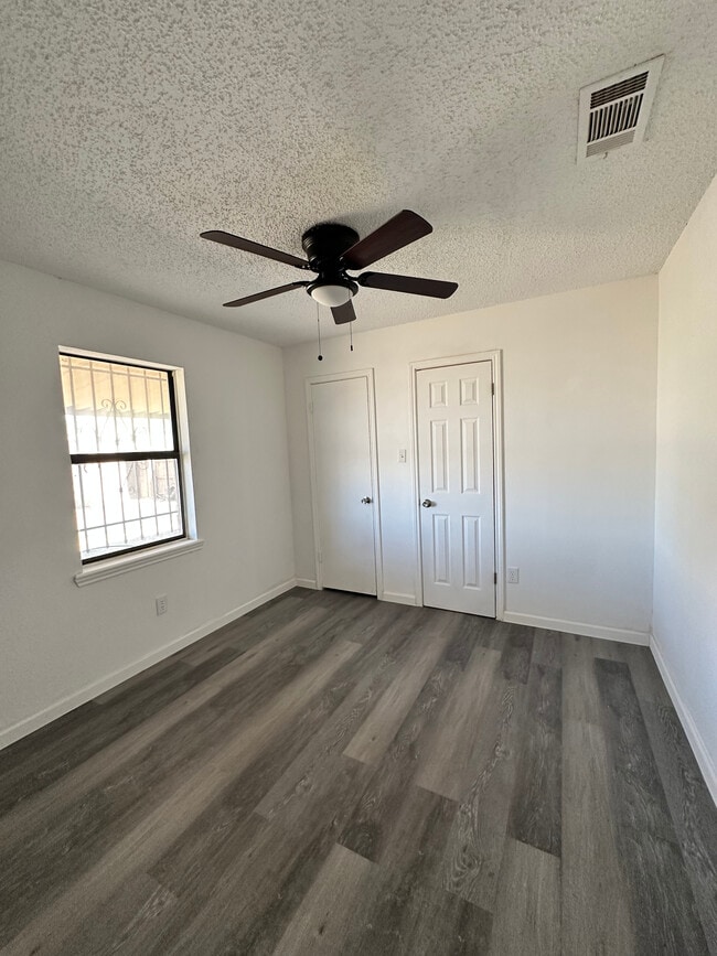 302 E 18th St in Wolfforth, TX - Building Photo - Building Photo