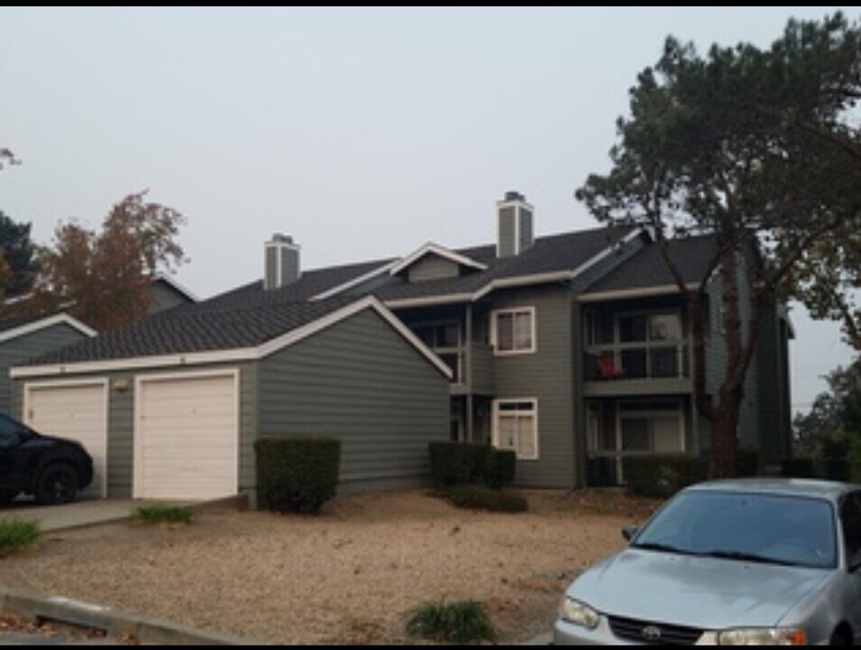 7595 Canyon Meadows Cir in Pleasanton, CA - Building Photo