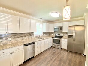 37 Pennwood Dr in Hampton, VA - Building Photo - Building Photo