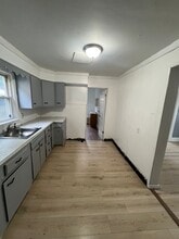 8602 Jeffries Ave in Cleveland, OH - Building Photo - Building Photo