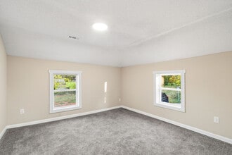 1310 Oakwood Ave in Raleigh, NC - Foto de edificio - Building Photo