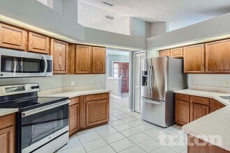 3213 Stevenson St in Plant City, FL - Foto de edificio - Building Photo