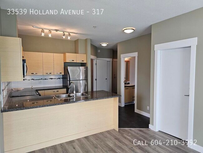 33539 Holland Ave in Abbotsford, BC - Building Photo - Building Photo