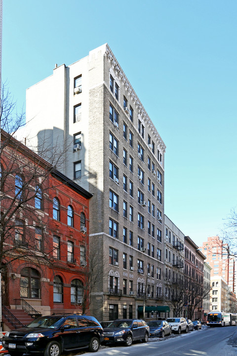 170 W 81st St in New York, NY - Building Photo