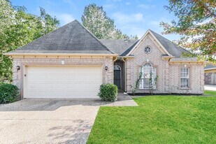 7895 Pinefrost Ln in Memphis, TN - Building Photo