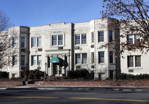 3022-3026 Wisconsin Ave NW in Washington, DC - Foto de edificio - Building Photo