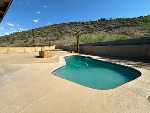 13625 N 15th Dr in Phoenix, AZ - Foto de edificio - Building Photo