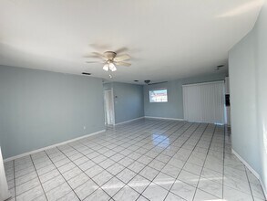 13710 Harrison St in Miami, FL - Building Photo - Building Photo