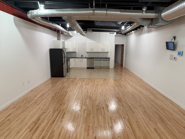 5401 Alvern Cir, Unit Suite D in Los Angeles, CA - Foto de edificio - Building Photo