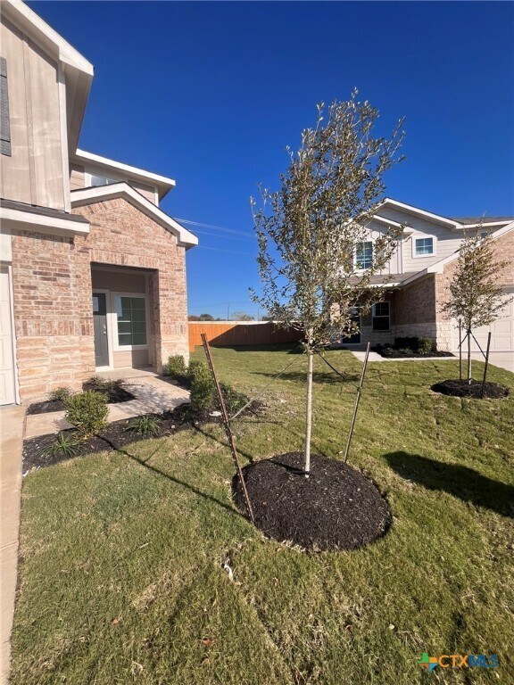 property at 417 Lake Sweetwater Ln