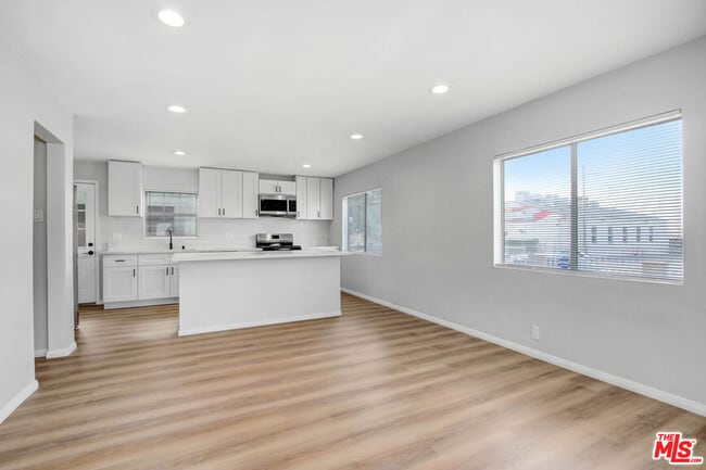 609 Pico St in San Fernando, CA - Building Photo - Building Photo