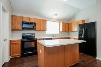 1415 Heather Ridge Dr in Lancaster, TX - Building Photo - Building Photo