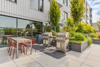 The Hyland in Vancouver, BC - Building Photo - Building Photo