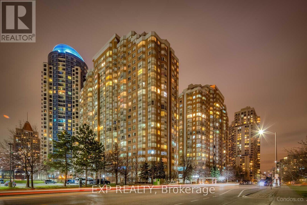 335-2335 Webb Dr in Mississauga, ON - Building Photo