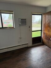 7213 Dale, Unit 1-2 in Center Line, MI - Building Photo - Building Photo
