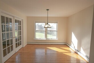 92 Creek Rd in Staatsburg, NY - Building Photo - Building Photo