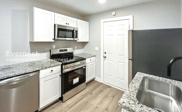 1728 17th Ave N in Nashville, TN - Foto de edificio - Building Photo