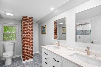 4333 Robinhood Rd in Winston-Salem, NC - Building Photo - Building Photo