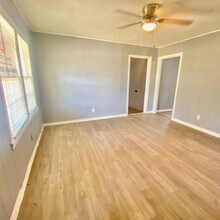 111 Waco Ave in Lubbock, TX - Building Photo - Building Photo