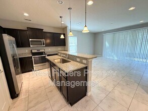 7028 Buroak Ct in Jacksonville, FL - Building Photo - Building Photo