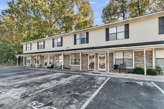 6247 Lucille Dr in North Charleston, SC - Building Photo - Building Photo