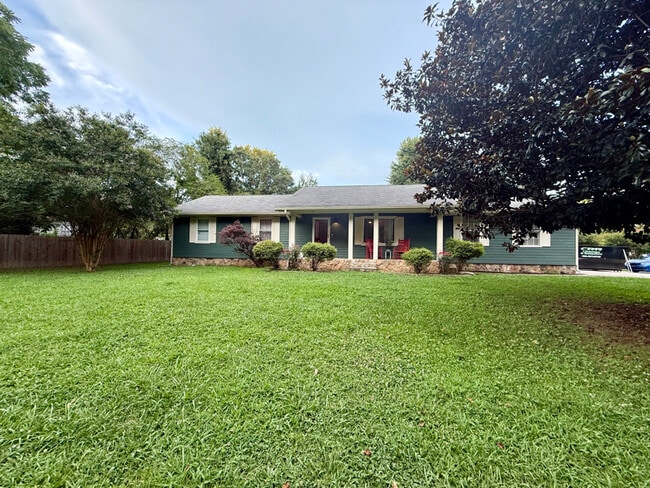 8746 Harrison Bay Rd in Harrison, TN - Building Photo - Building Photo