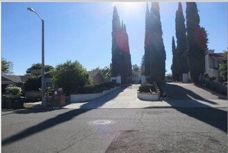 948 Ettin Ave in Simi Valley, CA - Building Photo - Building Photo
