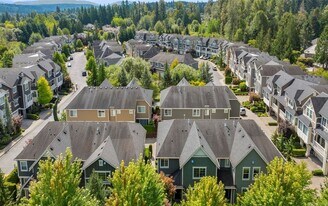 12709 176th Pl NE in Redmond, WA - Building Photo