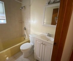 5 Windsor Terrace, Unit APT E in Freehold, NJ - Building Photo