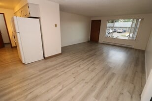 4732 Cougar Ct SE, Unit 4732 in Salem, OR - Building Photo