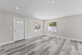 6120 SW 63rd St in South Miami, FL - Building Photo - Building Photo